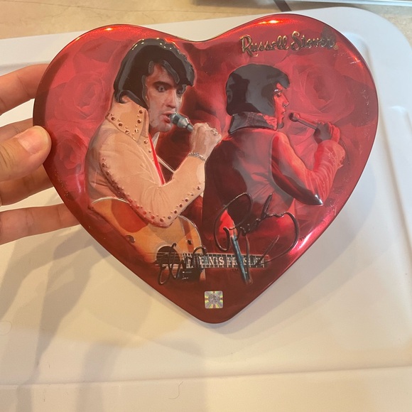 2003 Elvis Presley Heart Shaped Russel Stover Candy Tin Valentine Box - Picture 1 of 3